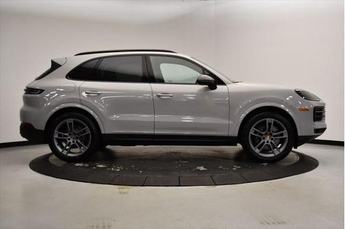 2024 Porsche Cayenne Base (Tiptronic)