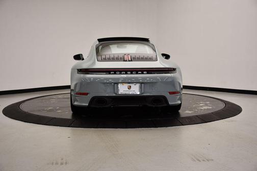2025 Porsche 911 Carrera