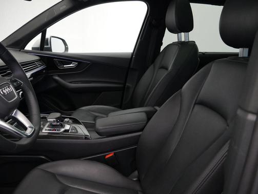 2019 Audi Q7 55 Premium Plus