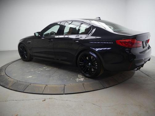 Black Sapphire Metallic 2020 BMW M5 Base