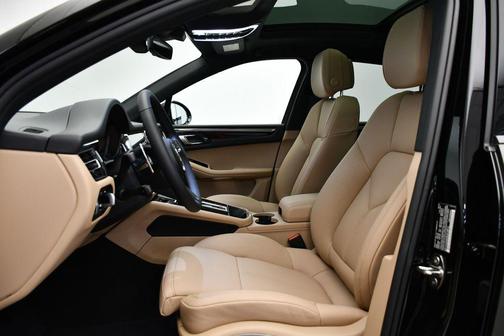 2025 Porsche Macan T