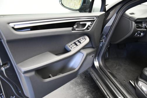 Volcano Grey Metallic 2026 Porsche Macan Macan