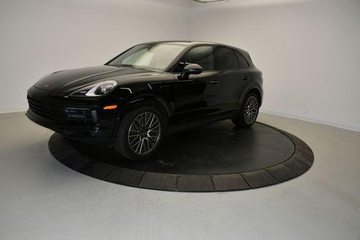 Chromite Black Metallic 2023 Porsche Cayenne Platinum Edition