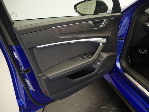 Ultra Blue Metallic 2023 Audi RS 6 Avant 4.0T