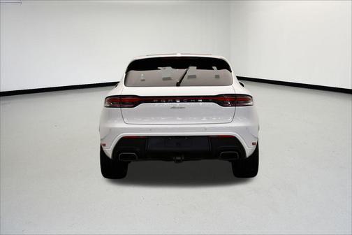 2022 Porsche Macan Base (PDK)