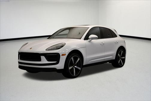 2022 Porsche Macan Base (PDK)