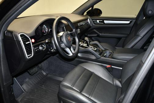 Black 2023 Porsche Cayenne Platinum Edition
