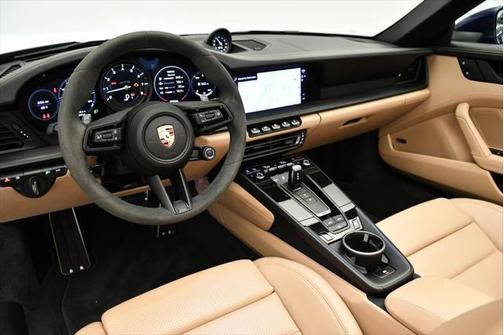 2022 Porsche 911 Carrera 4 GTS