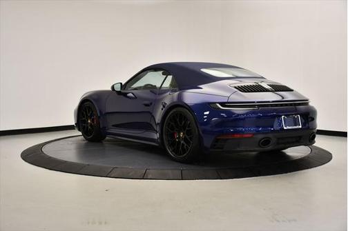 2022 Porsche 911 Carrera 4 GTS