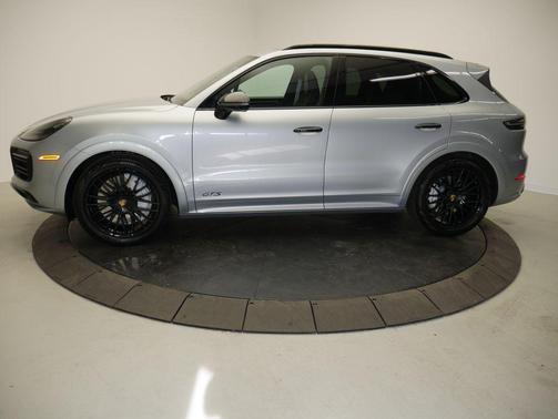 Dolomite Silver Metallic 2021 Porsche Cayenne GTS