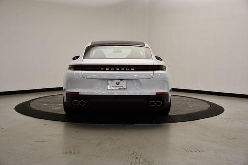 2024 Porsche Panamera 4
