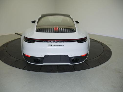 Carrara White Metallic 2020 Porsche 911 Carrera 4S