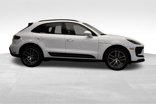 2025 Porsche Macan T