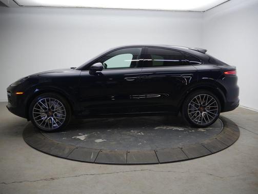 Moonlight Blue Metallic 2023 Porsche Cayenne Turbo