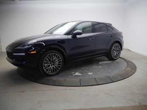 Moonlight Blue Metallic 2023 Porsche Cayenne Turbo