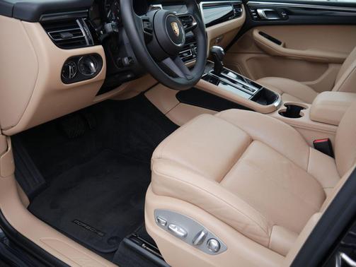 2023 Porsche Macan 