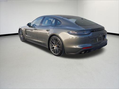 2023 Porsche Panamera 4 Platinum Edition