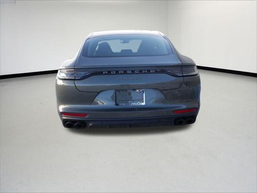 2023 Porsche Panamera 4 Platinum Edition