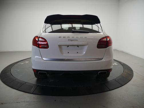 Sand White 2011 Porsche Cayenne Cayenne