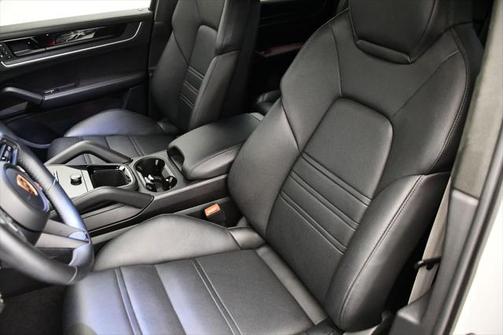 2024 Porsche Cayenne Turbo GT