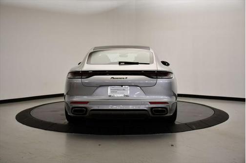 2022 Porsche Panamera E-Hybrid 4