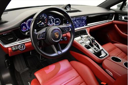 2022 Porsche Panamera E-Hybrid 4