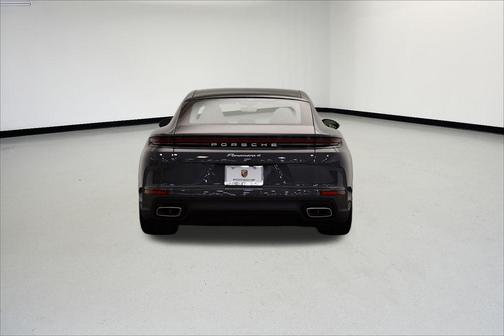 2025 Porsche Panamera 