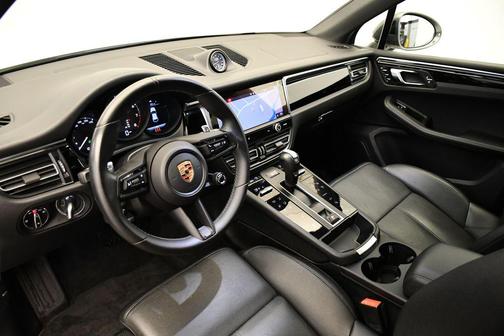 2023 Porsche Macan T