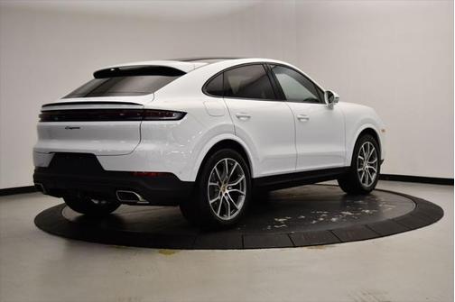 2024 Porsche Cayenne Base (Tiptronic)