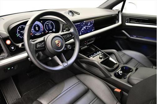 2024 Porsche Cayenne Base (Tiptronic)