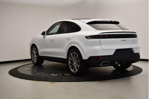 2024 Porsche Cayenne Base (Tiptronic)