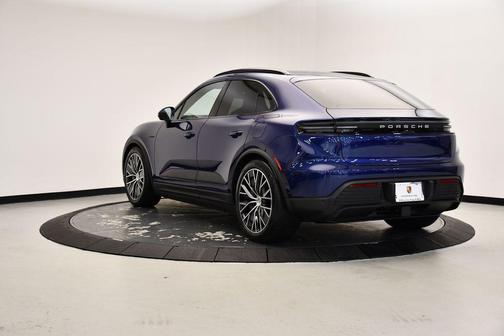 2025 Porsche Macan 4S