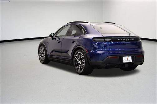 2025 Porsche Macan 4S