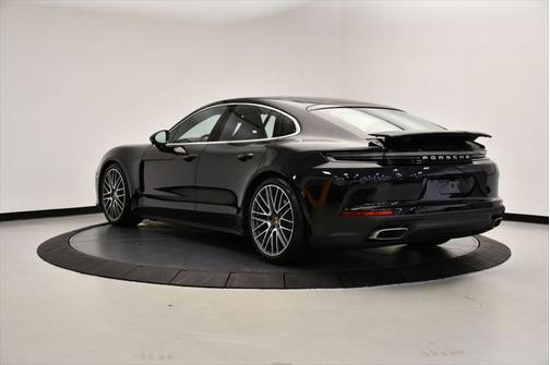 2025 Porsche Panamera 4