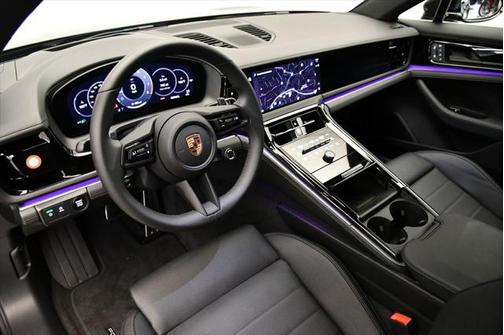 2025 Porsche Panamera 4