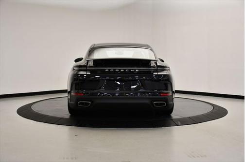 2025 Porsche Panamera 4