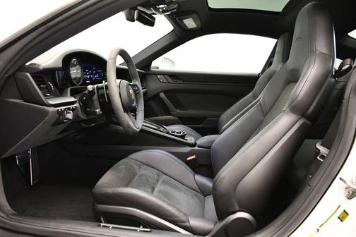 2023 Porsche 911 Carrera GTS