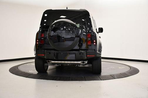 2024 Land Rover Defender 110 P400 X-Dynamic SE