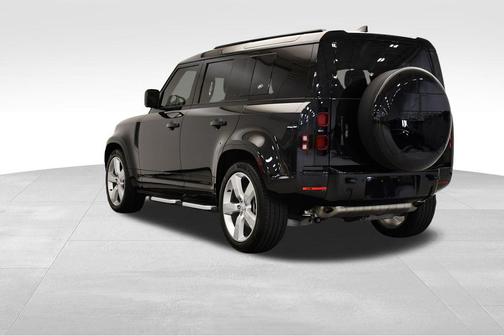 2024 Land Rover Defender 110 P400 X-Dynamic SE