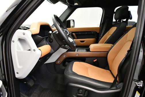 2024 Land Rover Defender 110 P400 X-Dynamic SE