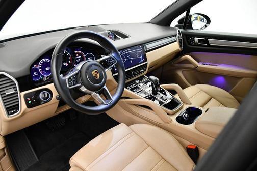 2022 Porsche Cayenne Platinum Edition
