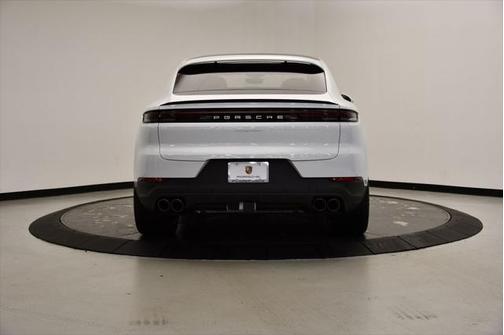 2024 Porsche Cayenne Base (Tiptronic)