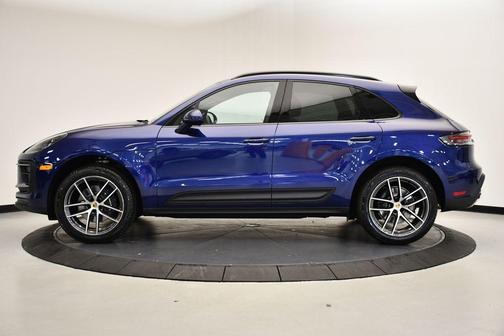 Gentian Blue Metallic 2025 Porsche Macan