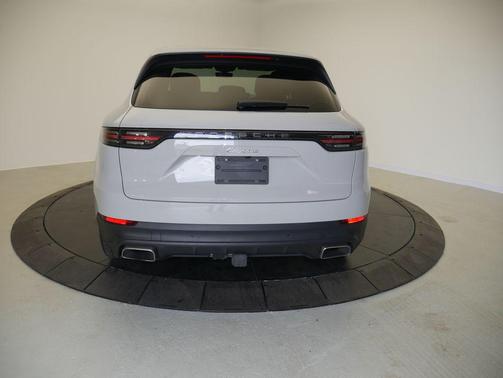Chalk 2023 Porsche Cayenne Cayenne
