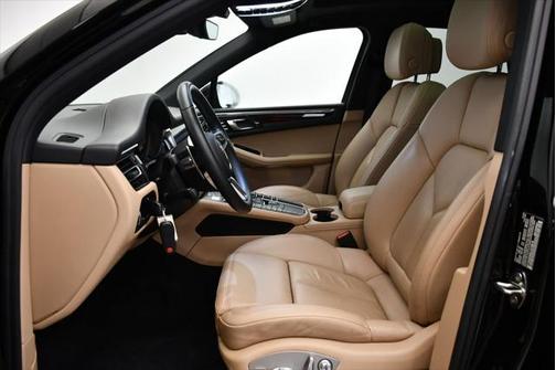 2020 Porsche Macan Base