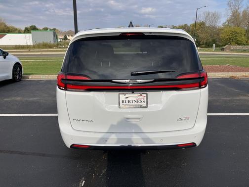 2026 Chrysler Pacifica L