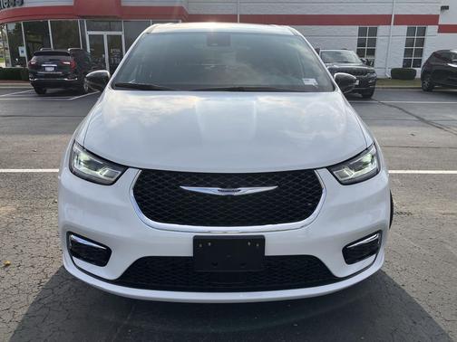 2026 Chrysler Pacifica L