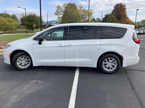 2026 Chrysler Pacifica L