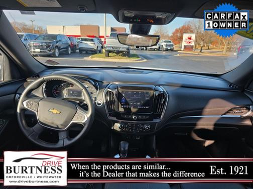 2023 Chevrolet Traverse LT Leather