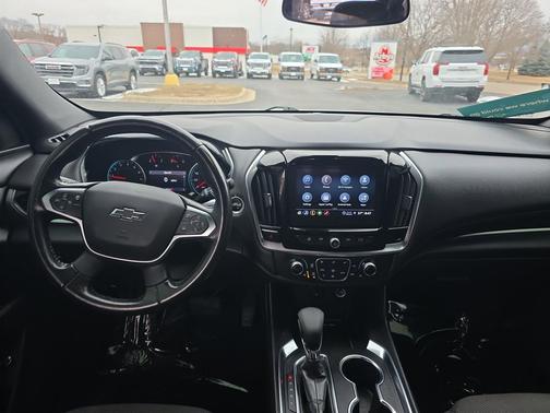 2022 Chevrolet Traverse LT Cloth